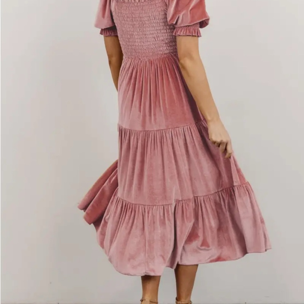 🎉HP🎉 New Pink Velvet Smocked Tiered Midi w/Puff Sleeves XL - Picture 4 of 9